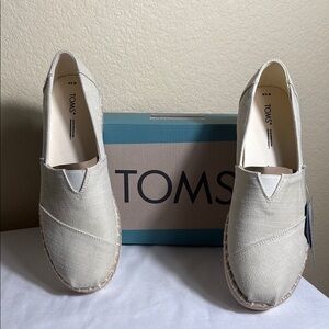 TOMS Beige Canvas Slip-Ons alpargata